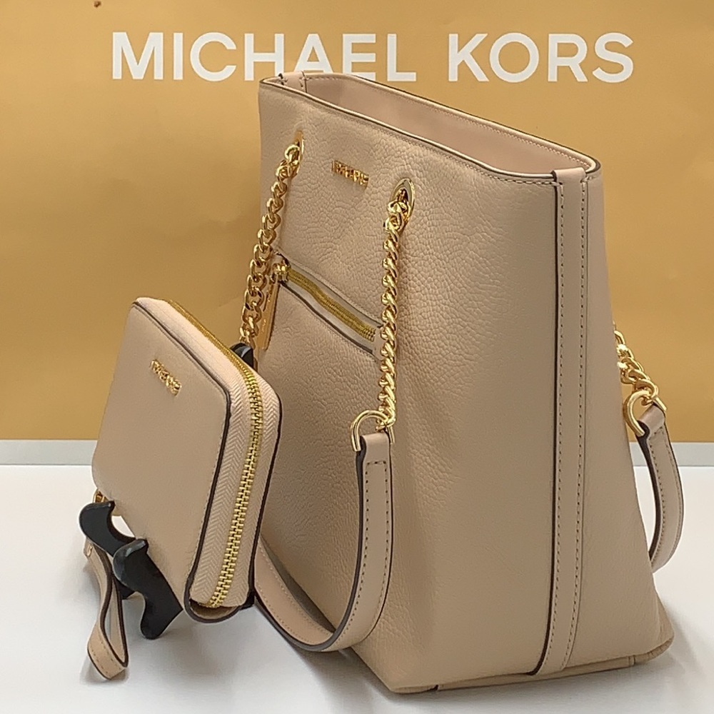 Michael Kors Medium Front Pocket Shoulder Chain Tote & LG Multifunctional Wallet - Picture 6 of 16